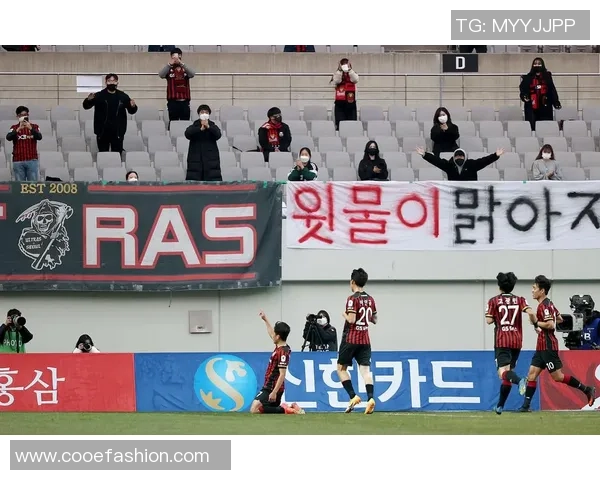 日乙联赛焦点战福冈黄蜂主场迎战横滨挑战赛况分析