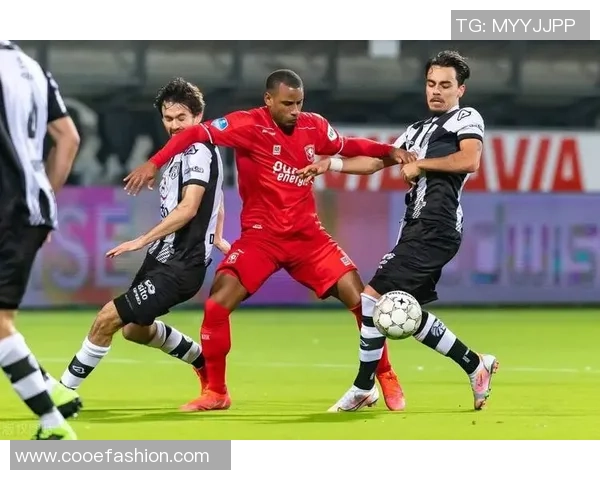 特温特与赫拉克勒对决前瞻分析及双方近期状态评估