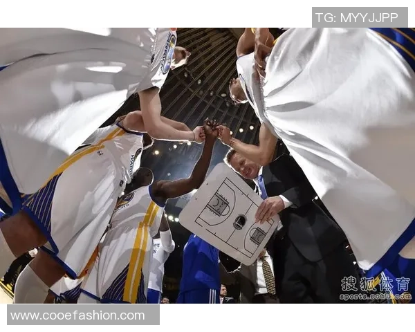 骑士与勇士精彩对决央视视频回顾全场精彩瞬间与精彩数据分析